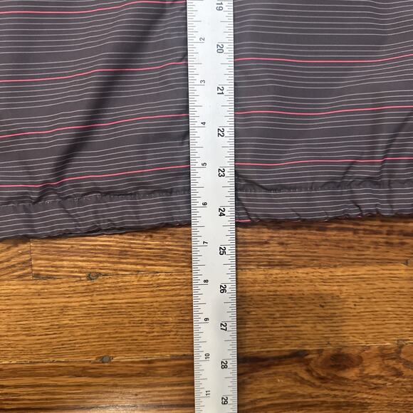 New Balance Women’s Windbreaker Jacket L Performance Striped Grey Red Jogging L - Picture 11 of 13
